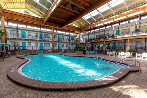 Perry's ocean edge resort - North Tower. South Tower. Cottages. After a day of splashing in the waves, floating in the pool, and soaking up the Daytona Beach sun, come home to the comfort of your room at Perry’s Ocean Edge Resort. 